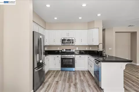 Kitchen - 2449 Almanor Dr, Tracy, CA 95304 photo 2 of 5