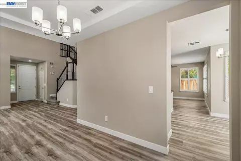 Entry Way - 2449 Almanor Dr, Tracy, CA 95304 photo 2 of 9