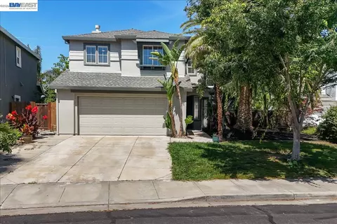 Exterior - 2449 Almanor Dr, Tracy, CA 95304 photo 1 of 7