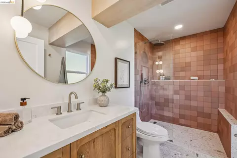 Bath - 1328 Summit Rd, Berkeley, CA 94708 photo 3 of 12