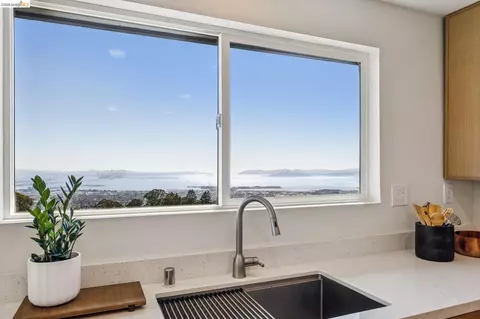 Kitchen - 1328 Summit Rd, Berkeley, CA 94708 photo 3 of 7