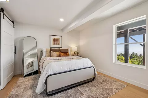 Bedroom - 1328 Summit Rd, Berkeley, CA 94708 photo 7 of 8