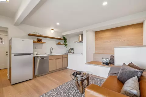 Kitchen - 1328 Summit Rd, Berkeley, CA 94708 photo 6 of 7