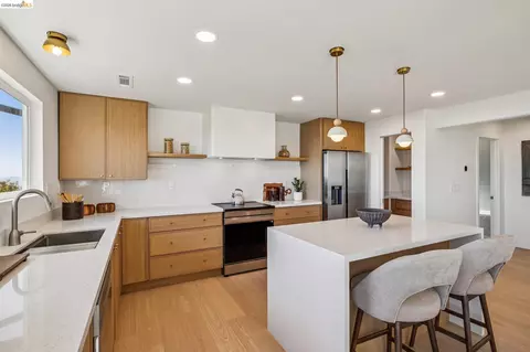 Kitchen - 1328 Summit Rd, Berkeley, CA 94708 photo 4 of 7