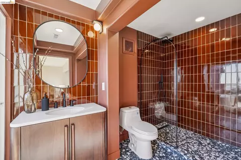 Bath - 1328 Summit Rd, Berkeley, CA 94708 photo 5 of 12