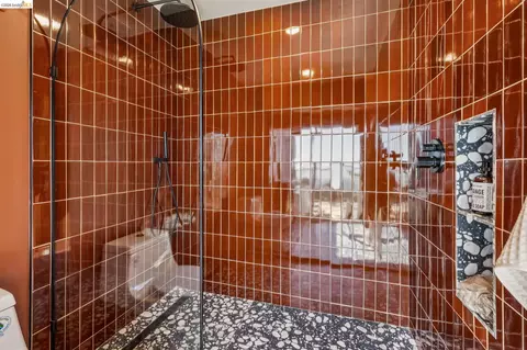 Bath - 1328 Summit Rd, Berkeley, CA 94708 photo 6 of 12