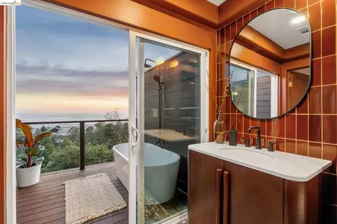 Bath - 1328 Summit Rd, Berkeley, CA 94708 photo 11 of 12