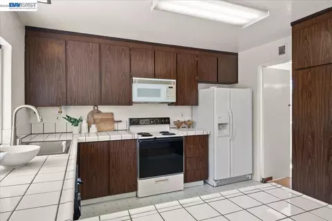 Kitchen - 3330 Kemper Rd, Fremont, CA 94536 photo 2 of 3
