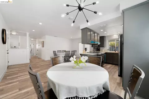 Dining - 6322 Madison Ave, Carmichael, CA 95608 photo 4 of 4