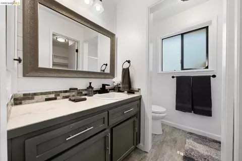 Bath - 6322 Madison Ave, Carmichael, CA 95608 photo 4 of 5