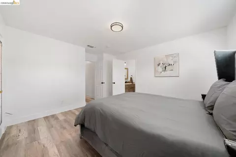 Bedroom - 6322 Madison Ave, Carmichael, CA 95608 photo 3 of 6