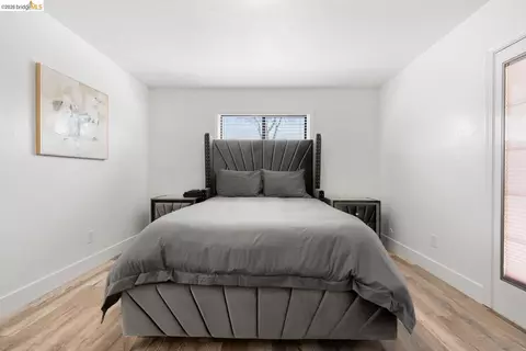 Bedroom - 6322 Madison Ave, Carmichael, CA 95608 photo 6 of 6