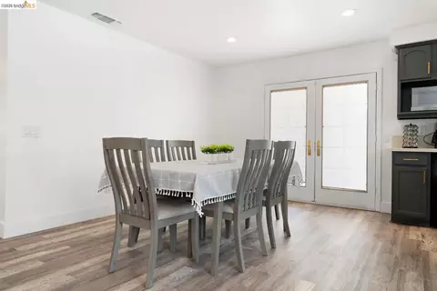 Dining - 6322 Madison Ave, Carmichael, CA 95608 photo 3 of 4