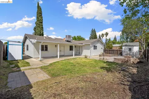 Exterior - 6322 Madison Ave, Carmichael, CA 95608 photo 4 of 4