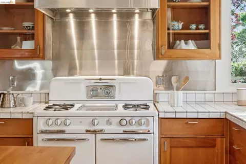 Kitchen - 1490 Arch St, Berkeley, CA 94708 photo 4 of 4
