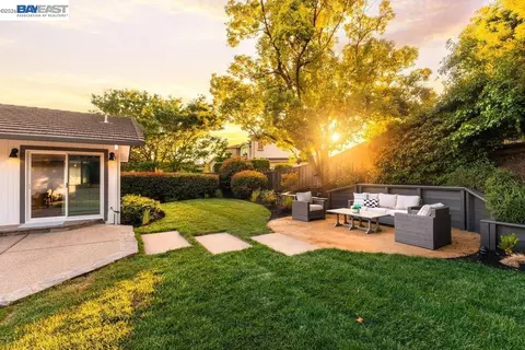 55 Mott Dr, Alamo, CA 94507