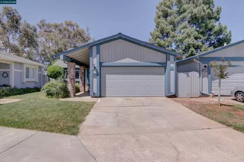 585 Mt Dell Dr, Clayton, CA 94517