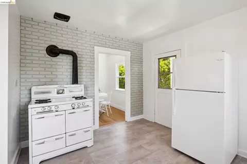Kitchen - 178 Ardmore Rd, Kensington, CA 94707 photo 3 of 3