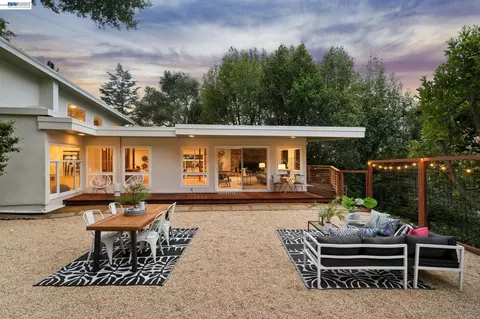 Exterior - 1055 Sterling Ave, Berkeley, CA 94708 photo 4 of 15