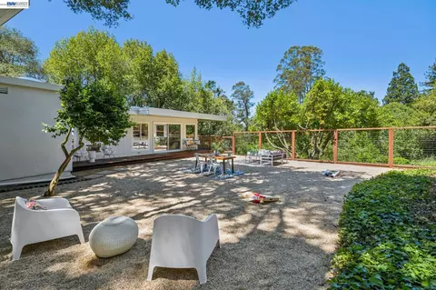 Exterior - 1055 Sterling Ave, Berkeley, CA 94708 photo 14 of 15