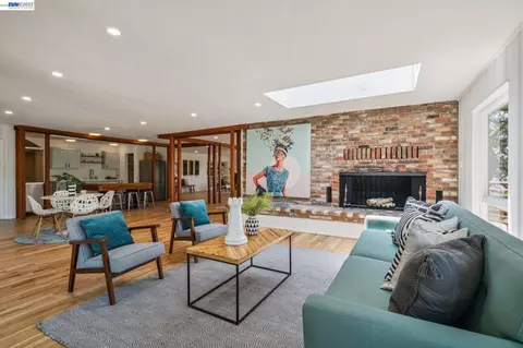 Living - 1055 Sterling Ave, Berkeley, CA 94708 photo 5 of 6