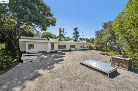Exterior - 1055 Sterling Ave, Berkeley, CA 94708 photo 10 of 15
