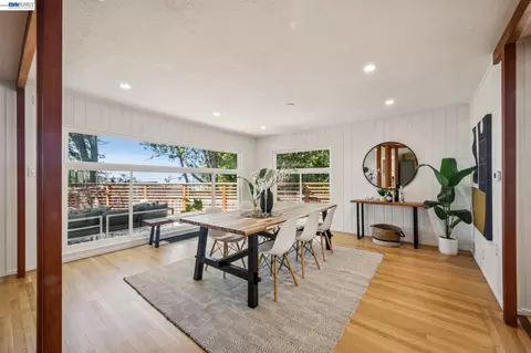 Dining - 1055 Sterling Ave, Berkeley, CA 94708 photo 1 of 4