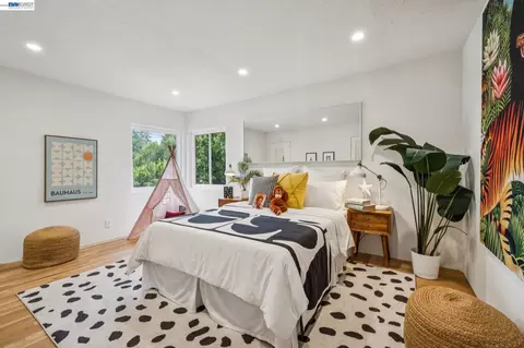 Bedroom - 1055 Sterling Ave, Berkeley, CA 94708 photo 3 of 7