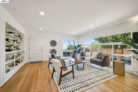 Living - 1055 Sterling Ave, Berkeley, CA 94708 photo 2 of 6