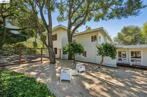 Exterior - 1055 Sterling Ave, Berkeley, CA 94708 photo 13 of 15