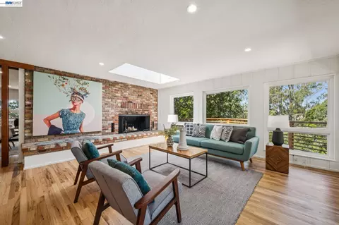 Living - 1055 Sterling Ave, Berkeley, CA 94708 photo 4 of 6
