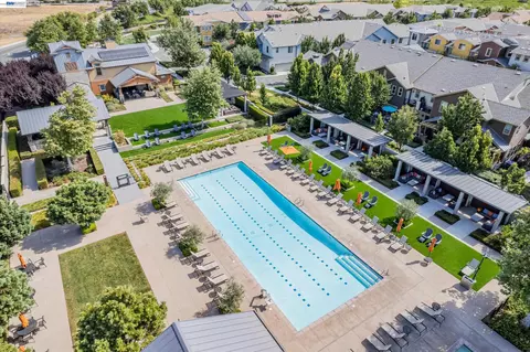 319 Basswood Cmn #14, Livermore, CA 94551
