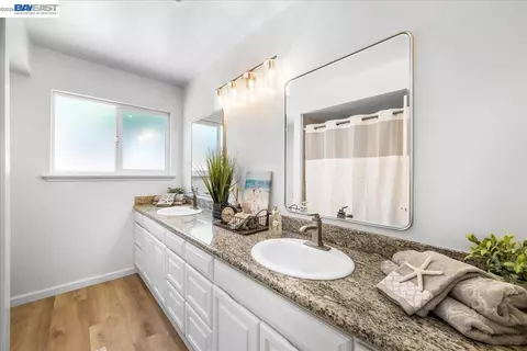 Bath - 2599 Walker Pl, Livermore, CA 94550 photo 6 of 6