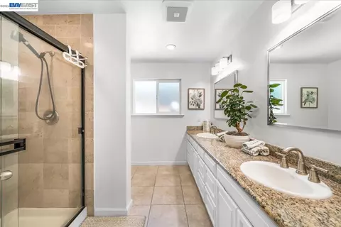 Bath - 2599 Walker Pl, Livermore, CA 94550 photo 1 of 6