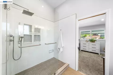 Bath - 2599 Walker Pl, Livermore, CA 94550 photo 4 of 6