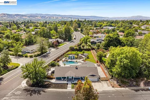 View/Area - 2599 Walker Pl, Livermore, CA 94550 photo 2 of 8