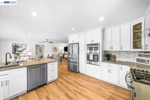 Kitchen - 2599 Walker Pl, Livermore, CA 94550 photo 4 of 6
