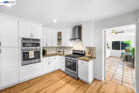Kitchen - 2599 Walker Pl, Livermore, CA 94550 photo 5 of 6