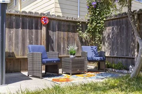 Exterior - 1711 3rd St, Alameda, CA 94501 photo 4 of 10