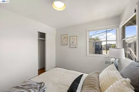 Bedroom - 1711 3rd St, Alameda, CA 94501 photo 3 of 7