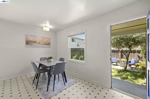 Dining - 1711 3rd St, Alameda, CA 94501 photo 2 of 2
