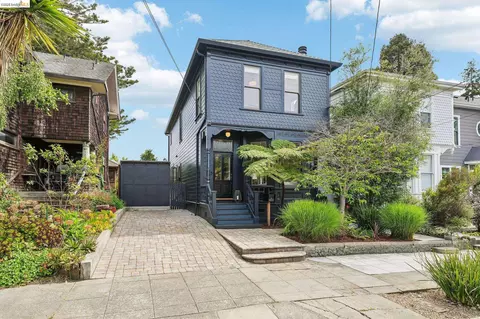 2222 Blake St, Berkeley, CA 94704