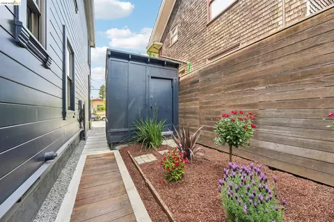 Exterior - 2222 Blake St, Berkeley, CA 94704 photo 20 of 21