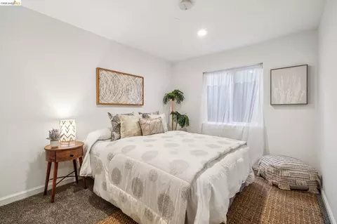 Bedroom - 1268 Alcatraz Ave, Berkeley, CA 94702 photo 4 of 14