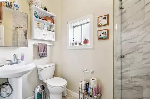Bath - 1268 Alcatraz Ave, Berkeley, CA 94702 photo 4 of 4
