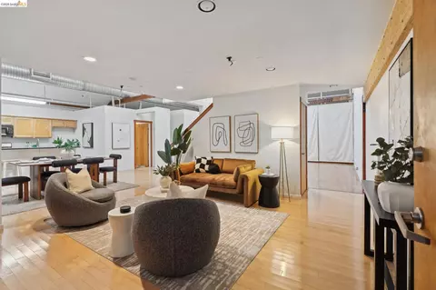 530 E 8th St #207, Oakland, CA 94606
