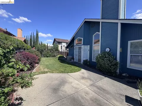 Exterior - 5001 Meadow Pass Way, Antelope, CA 95843 photo 6 of 12