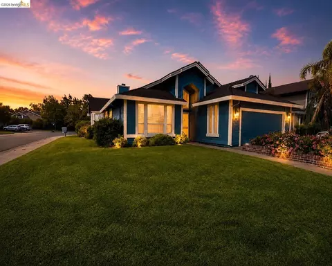 Exterior - 5001 Meadow Pass Way, Antelope, CA 95843 photo 2 of 12