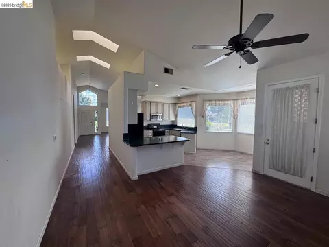 Living - 5001 Meadow Pass Way, Antelope, CA 95843 photo 6 of 11