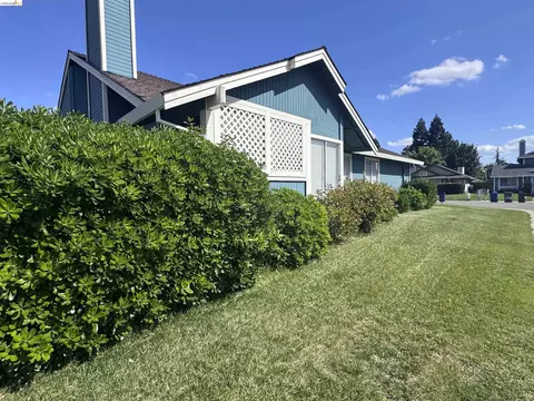 Exterior - 5001 Meadow Pass Way, Antelope, CA 95843 photo 4 of 12